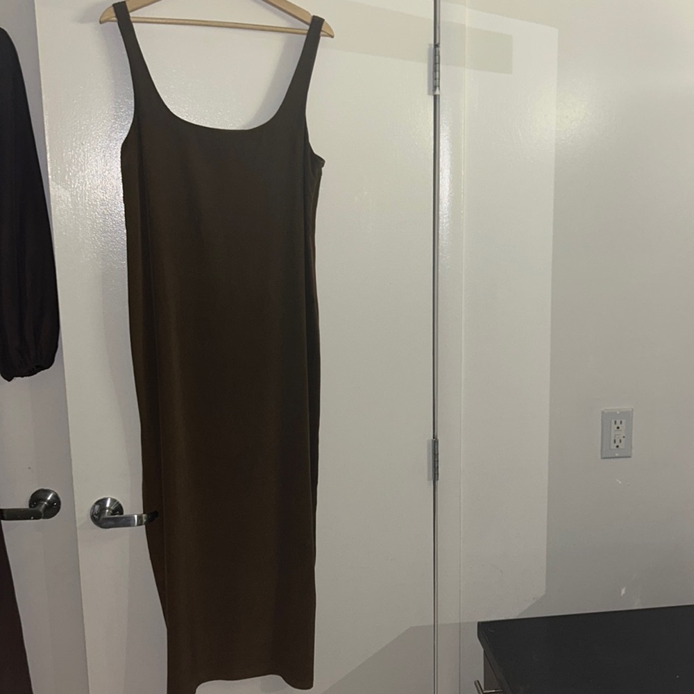 Brown Matteau dress size large